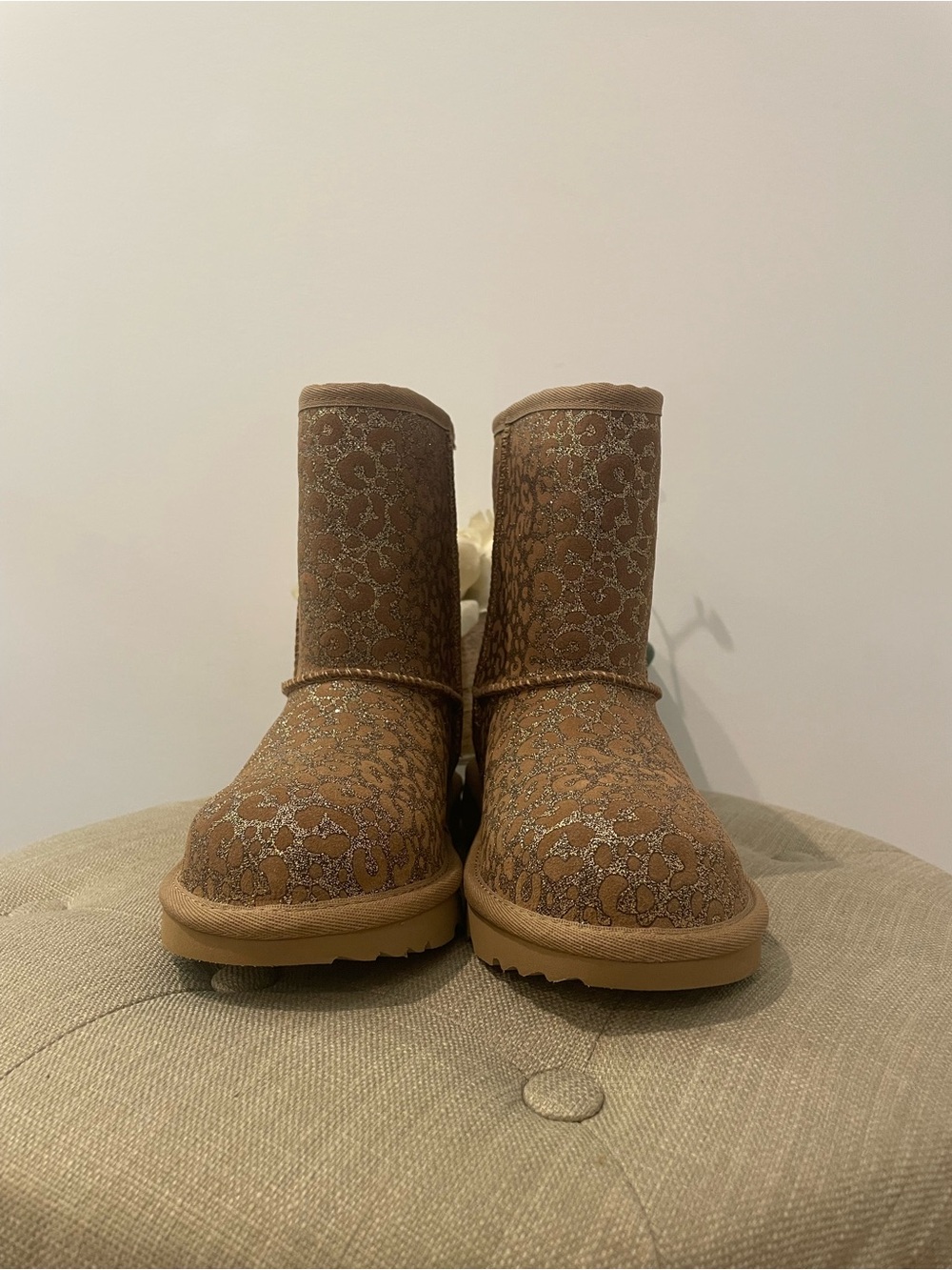 UGG Kids Chestnut Glitter Patterned Shearling Boot - Picture 2 of 13